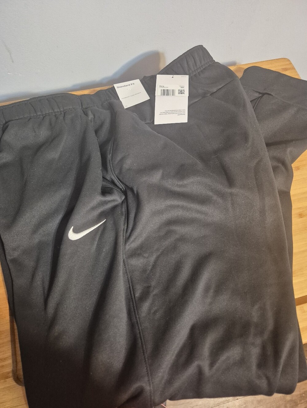 NWT Nike Black Mens Swoosh Athletic Joggers